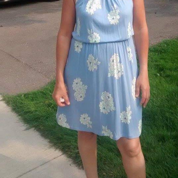 ⚡SALE⚡Light Blue & White Floral Knee Length Halter Neck Dress from Old Navy - Picture 2 of 11